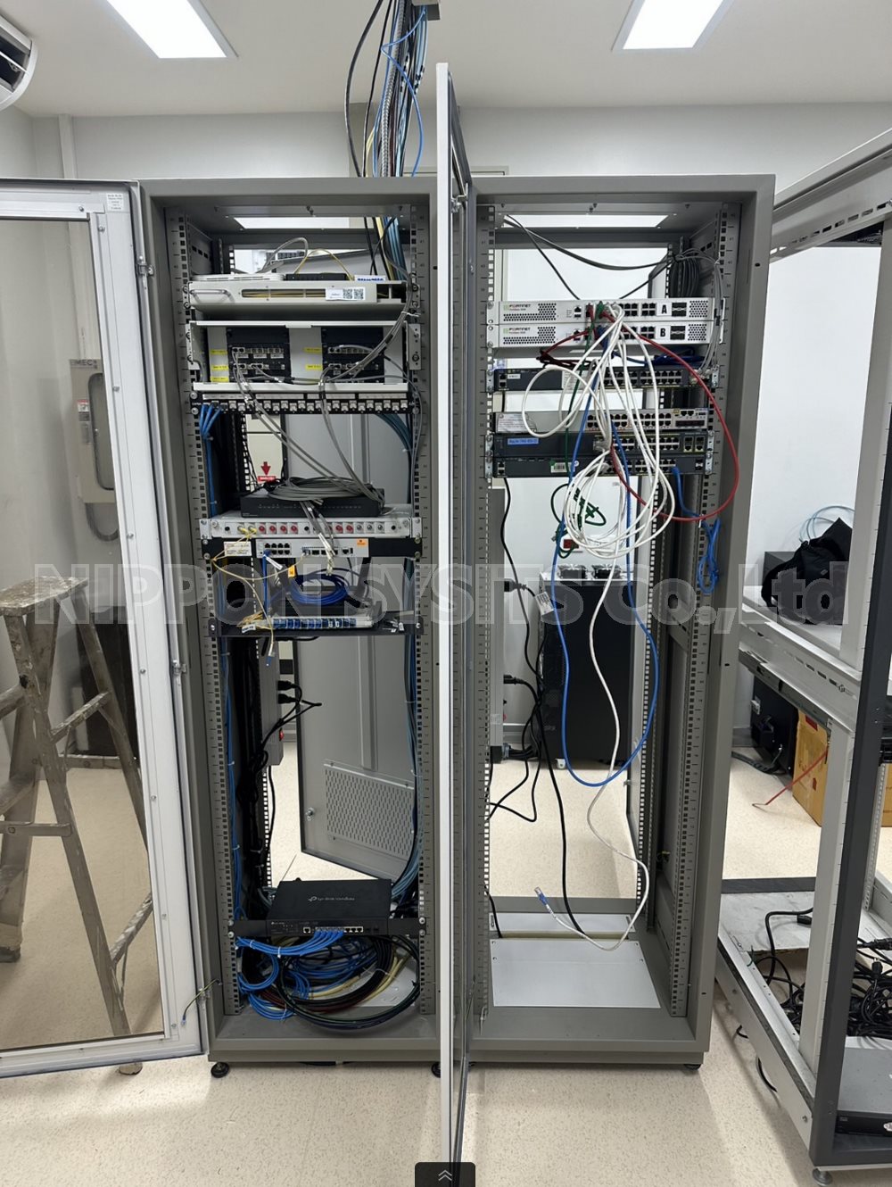 การติดตั้งอุปกรณ์ switch network ที่สภากาชาดไทย ภาคทุ่งสง | Network switch installation at the Thai Red Cross Society, Tungsong