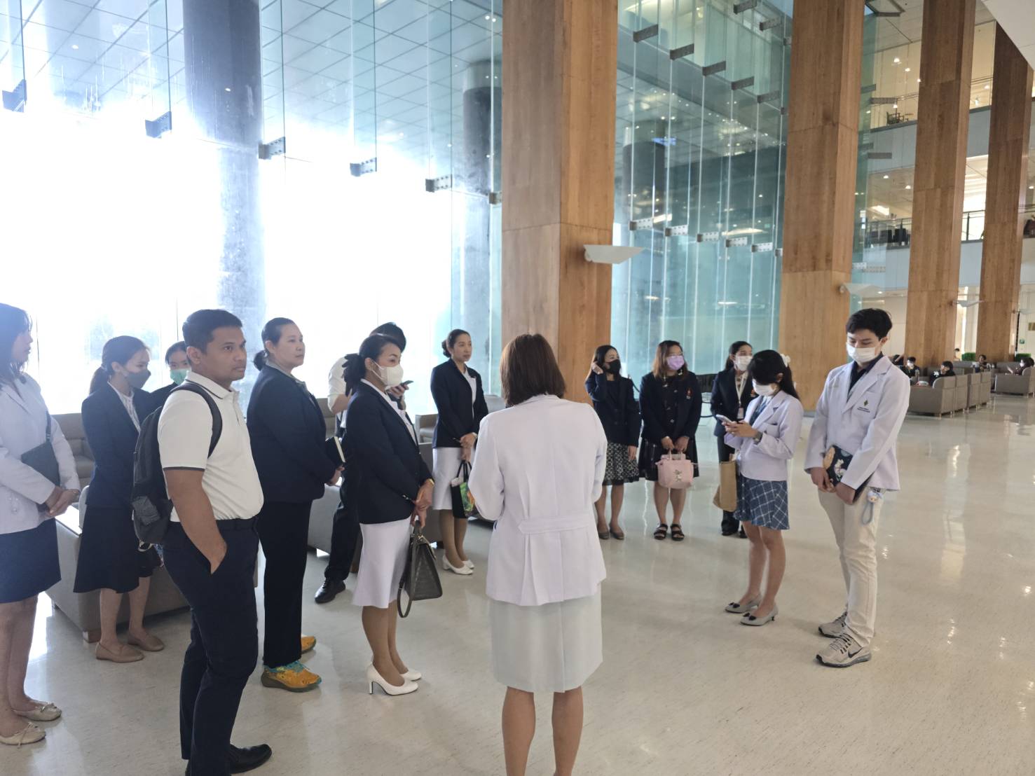 คณะเจ้าหน้าที่จากโรงพยาบาลจุฬาลงกรณ์ศึกษาดูงานด้านเทคโนโลยีการแพทย์ | Chulalongkorn Hospital staff studying medical technology