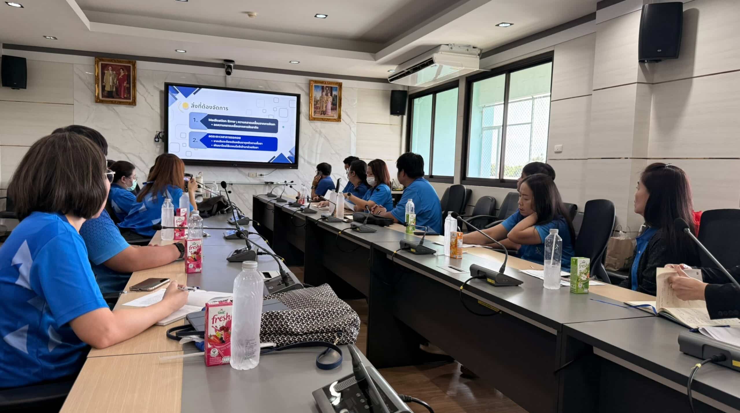 คณะเภสัชกรรมโรงพยาบาลพุทธโสธร ฉะเชิงเทรา รับฟังบรรยายระบบหุ่นยนต์จัดยาอัตโนมัติ HAPYopd ณ โรงพยาบาลสมเด็จพระยุพราชสระแก้ว